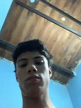 Snapshot of Adan21_cm chatting on May 27, 11:02 pm Adan21 cm online show from May 27, 11:02 pm
