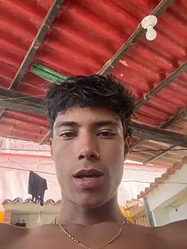 Snapshot of Adan21_cm chatting on June 6, 5:28 pm Adan21 cm online show from June 6, 5:28 pm