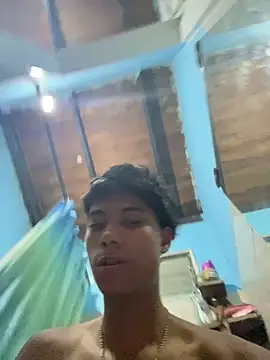 Snapshot of Adan21_cm chatting on July 24, 4:43 am Adan21 cm online show from July 24, 4:43 am