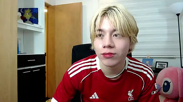 Snapshot of duvisex19 chatting on July 7, 12:02 am duvisex19 online show from July 7, 12:02 am