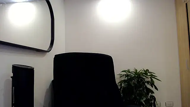 Snapshot of duvisex19 chatting on July 15, 2:28 am duvisex19 online show from July 15, 2:28 am