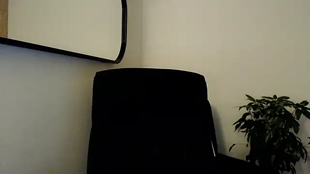 Snapshot of duvisex19 chatting on July 18, 2:38 am duvisex19 online show from July 18, 2:38 am