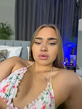 MonicaWestt online show from May 8, 7:36 am