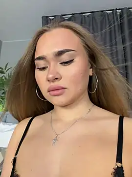 MonicaWestt online show from May 21, 7:04 am