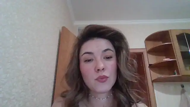 Snapshot of Dream_Petal_ chatting on May 6, 10:31 am Dream Petal online show from May 6, 10:31 am
