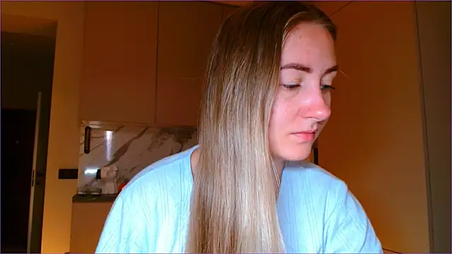 BluueSilk online show from November 18, 6:18 am