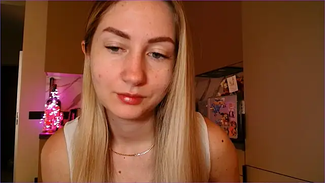 BluueSilk online show from March 11, 7:03 am