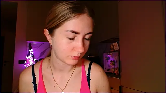 BluueSilk online show from March 19, 6:28 am