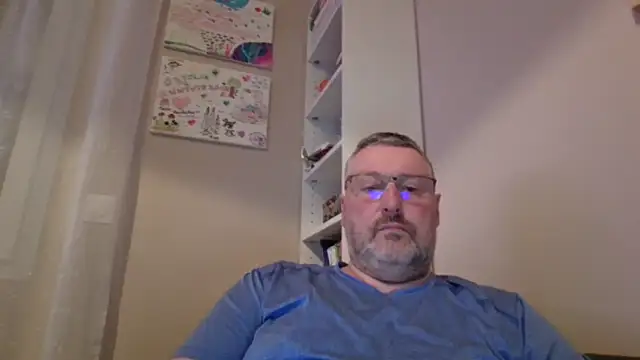 doudou310 online show from March 4, 5:02 am