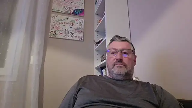 doudou310 online show from April 14, 4:07 am
