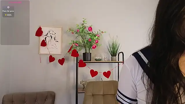 Snapshot of Noiry_Vuvez chatting on June 11, 12:32 am Noiry Vuvez online show from June 11, 12:32 am