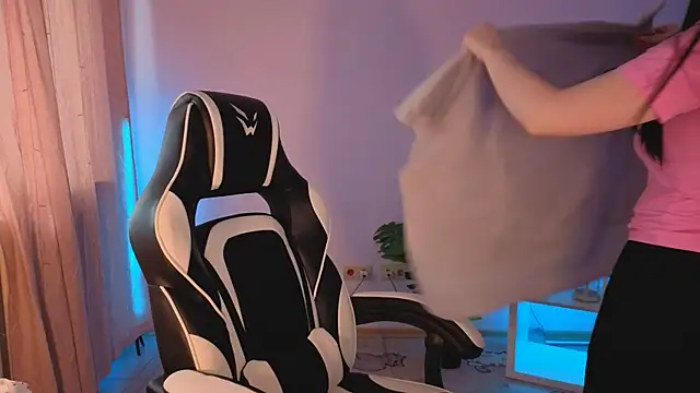 Snapshot of AliceChanel chatting on July 19, 2:59 am AliceChanel online show from July 19, 2:59 am