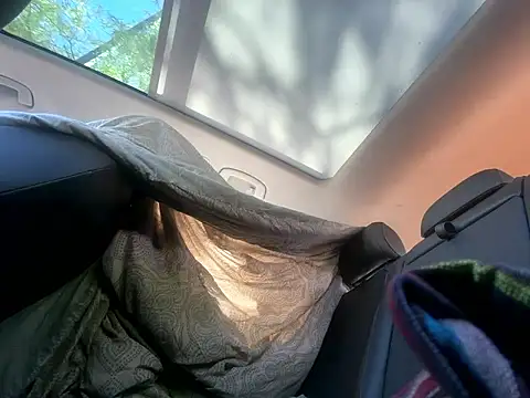 Snapshot of makemestayhard chatting on March 22, 4:32 pm makemestayhard online show from March 22, 4:32 pm