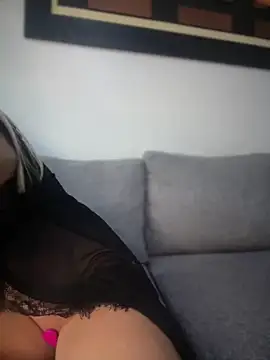 Snapshot of vicky_ney chatting on June 10, 11:03 pm vicky ney online show from June 10, 11:03 pm