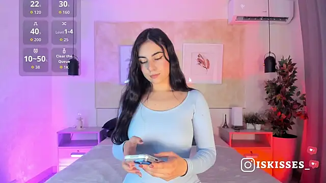 Snapshot of IsabellaSweet__ chatting on June 15, 3:53 am IsabellaSweet online show from June 15, 3:53 am