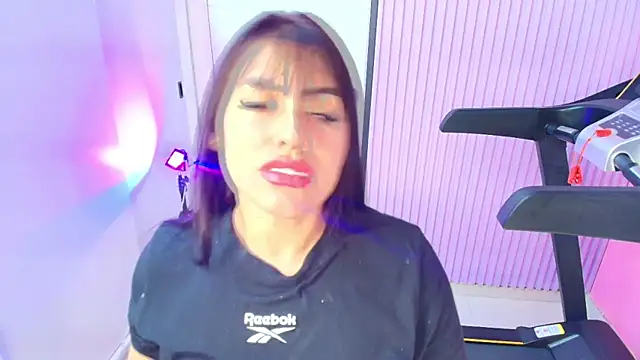 Snapshot of NaomiAmazing01 chatting on May 31, 1:14 am NaomiAmazing01 online show from May 31, 1:14 am