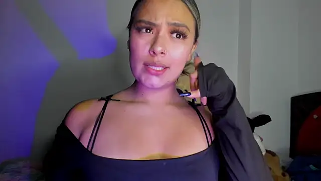 Kylievoos online show from March 18, 1:31 am