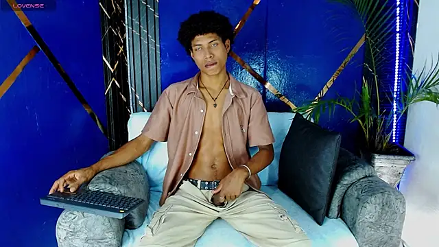 Walkers05 online show from May 13, 5:10 pm
