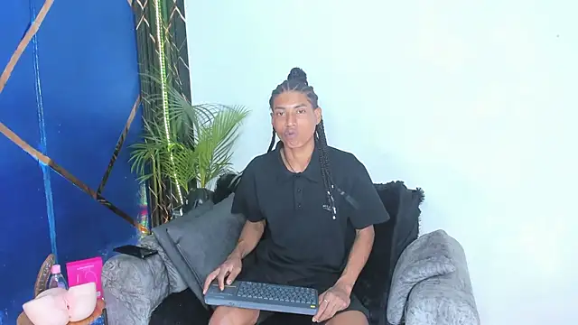 Walkers05 online show from July 3, 5:52 pm