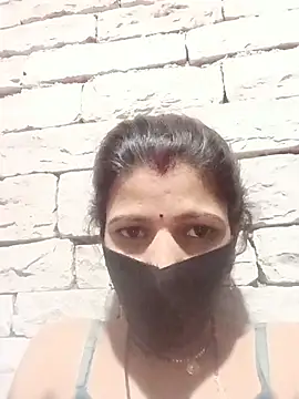 Snapshot of Divya-11431 chatting on May 31, 5:20 pm Divya-11431 online show from May 31, 5:20 pm