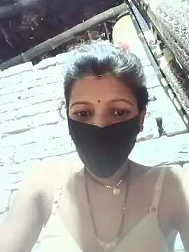 Snapshot of Divya-11431 chatting on June 2, 5:37 pm Divya-11431 online show from June 2, 5:37 pm