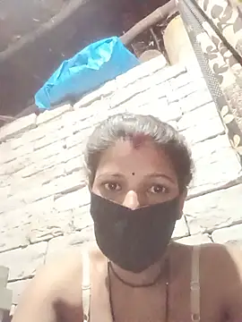 Snapshot of Divya-11431 chatting on June 5, 5:40 pm Divya-11431 online show from June 5, 5:40 pm