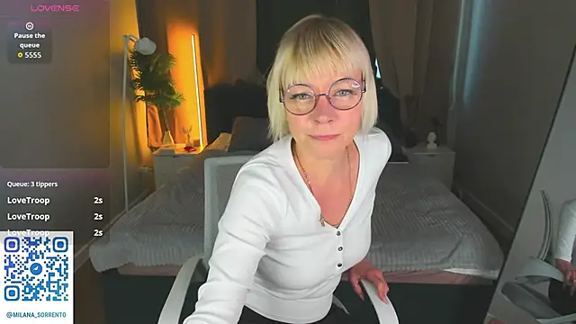 Ann Annise online show from June 5, 1:01 am