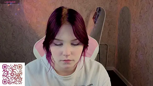 Julia Anis online show from April 23, 1:07 am