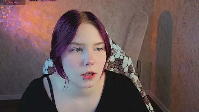 Julia Anis online show from April 29, 1:10 am