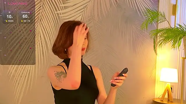 VivanWestwood online show from February 27, 5:13 pm