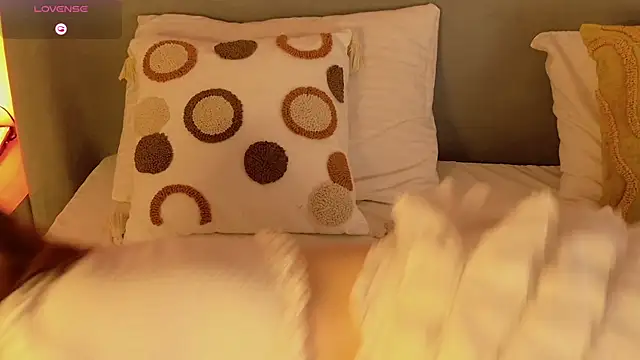 Snapshot of VivanWestwood chatting on May 20, 5:08 pm VivanWestwood online show from May 20, 5:08 pm
