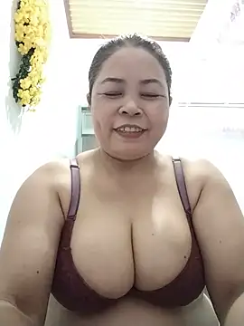 Snapshot of Baby-bigtits2026 chatting on May 18, 10:21 am Baby-bigtits2026 online show from May 18, 10:21 am