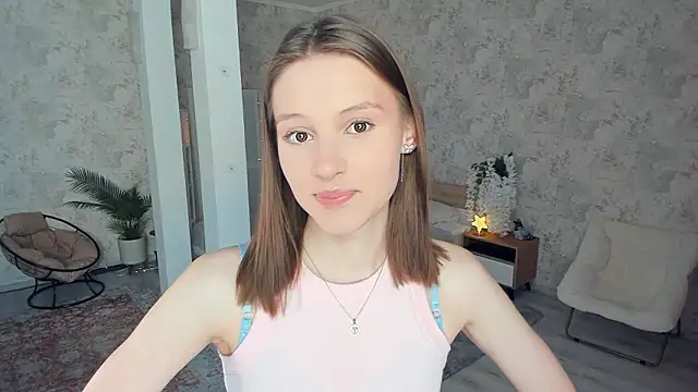 Snapshot of LianneBynon chatting on March 20, 8:30 am LianneBynon online show from March 20, 8:30 am