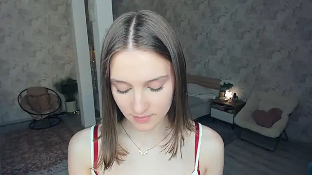 LianneBynon online show from May 14, 8:32 am
