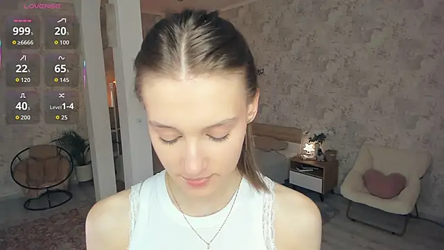 LianneBynon online show from June 8, 10:26 am