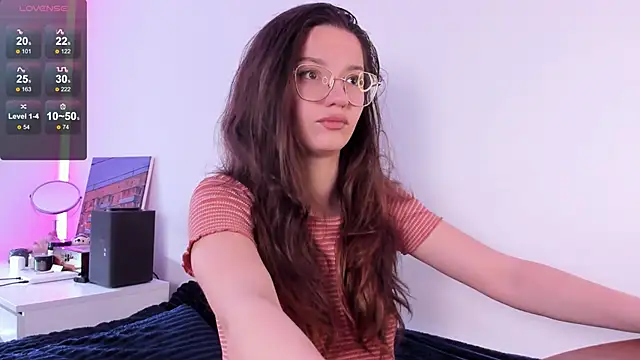 Snapshot of miabellee_ chatting on June 12, 6:45 am miabellee online show from June 12, 6:45 am