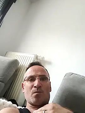 Snapshot of bobo672 chatting on March 14, 4:12 pm bobo672 online show from March 14, 4:12 pm