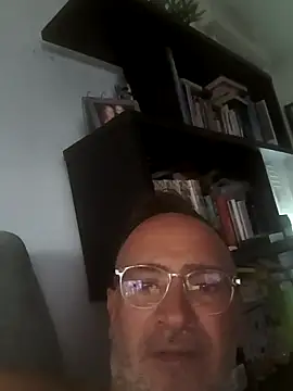 Snapshot of bobo672 chatting on April 10, 5:56 am bobo672 online show from April 10, 5:56 am