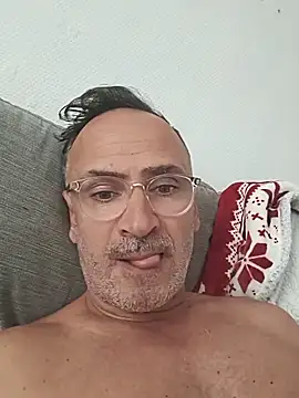Snapshot of bobo672 chatting on May 19, 6:20 am bobo672 online show from May 19, 6:20 am