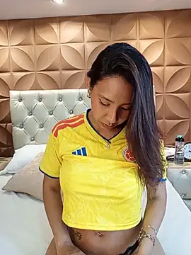 Snapshot of MiaSantana_ chatting on June 17, 10:10 pm MiaSantana online show from June 17, 10:10 pm