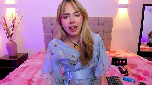 Snapshot of Jane_roses0 chatting on April 1, 8:39 pm Jane roses0 online show from April 1, 8:39 pm