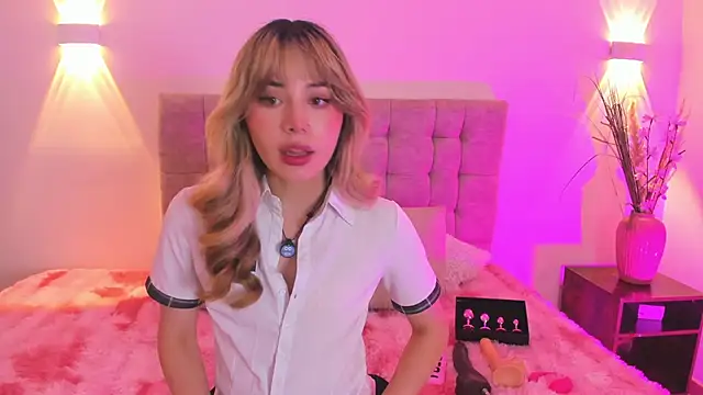 Snapshot of Jane_roses0 chatting on May 15, 1:18 pm Jane roses0 online show from May 15, 1:18 pm