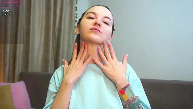 AricaPetties online show from February 24, 8:18 pm