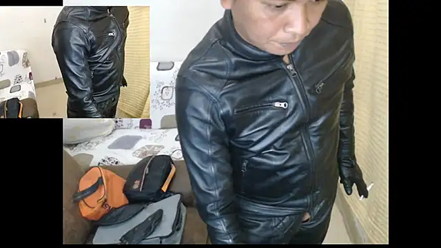 Snapshot of Leatherbdsm81 chatting on April 20, 3:04 pm Leatherbdsm81 online show from April 20, 3:04 pm
