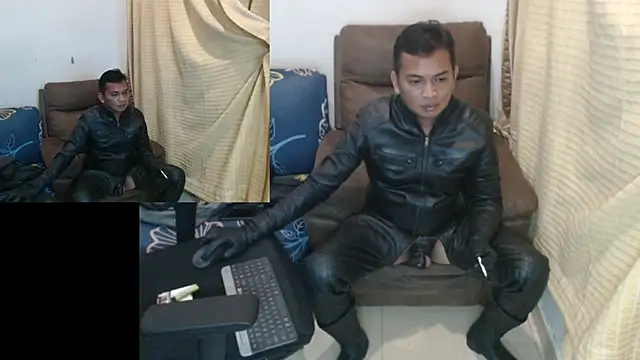 Snapshot of Leatherbdsm81 chatting on June 8, 3:34 pm Leatherbdsm81 online show from June 8, 3:34 pm