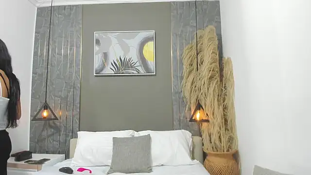 emma evanss   online show from February 9, 11:36 am