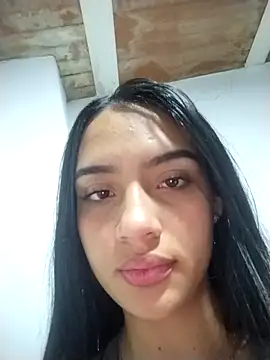 Snapshot of cynliu chatting on May 2, 5:56 am cynliu online show from May 2, 5:56 am