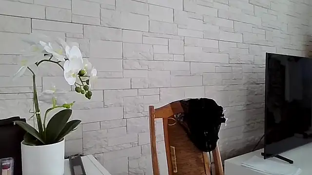 Snapshot of JuliaLovely chatting on June 16, 2:09 pm JuliaLovely online show from June 16, 2:09 pm
