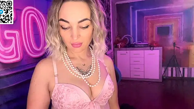 Snapshot of Vellora_ chatting on May 22, 7:52 pm Vellora online show from May 22, 7:52 pm