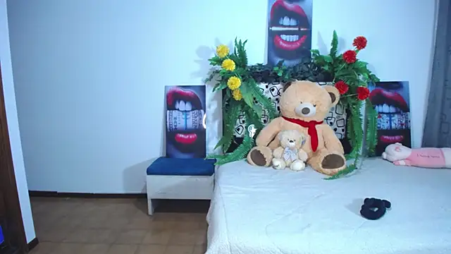 lika little0 online show from March 1, 12:01 am